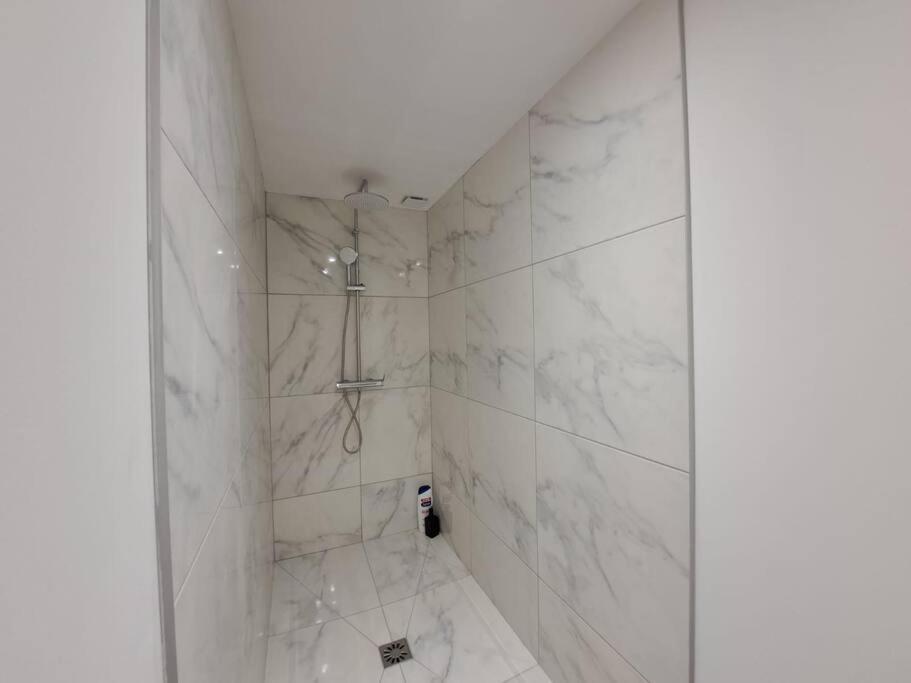 Mascate - Appartement Climatise En Hypercentre แร็งส์ ภายนอก รูปภาพ